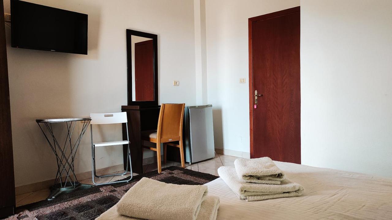 Guesthouse Villa Joanna&Mattheo Sarandë エクステリア 写真