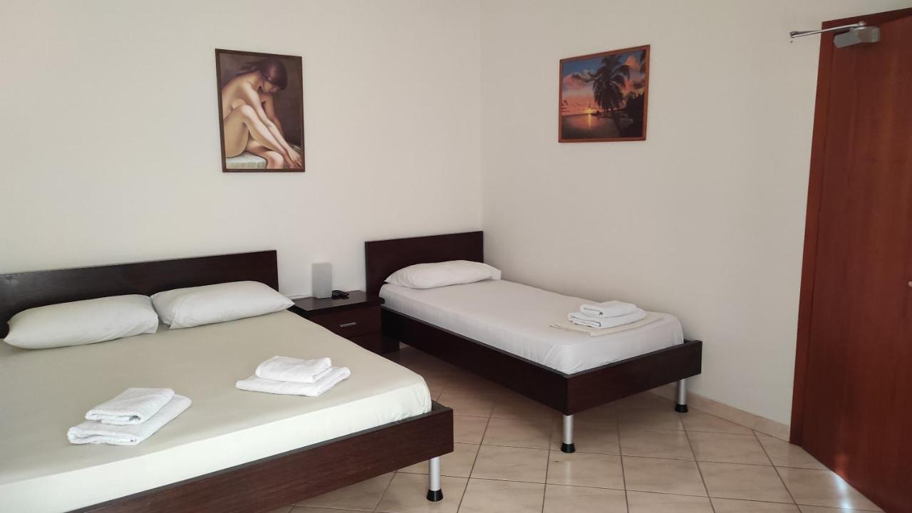 Guesthouse Villa Joanna&Mattheo Sarandë エクステリア 写真