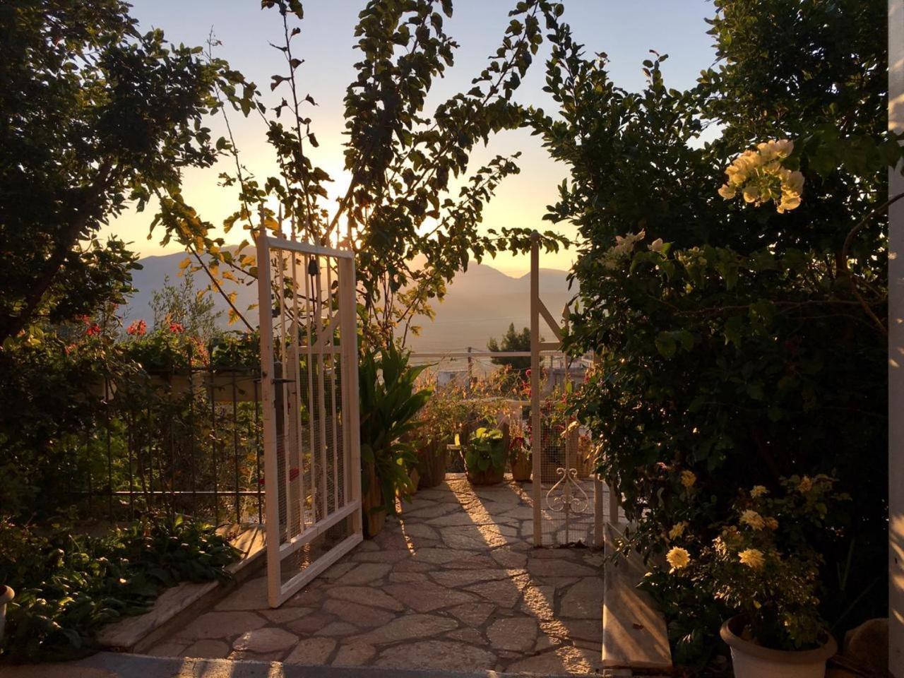 Guesthouse Villa Joanna&Mattheo Sarandë エクステリア 写真