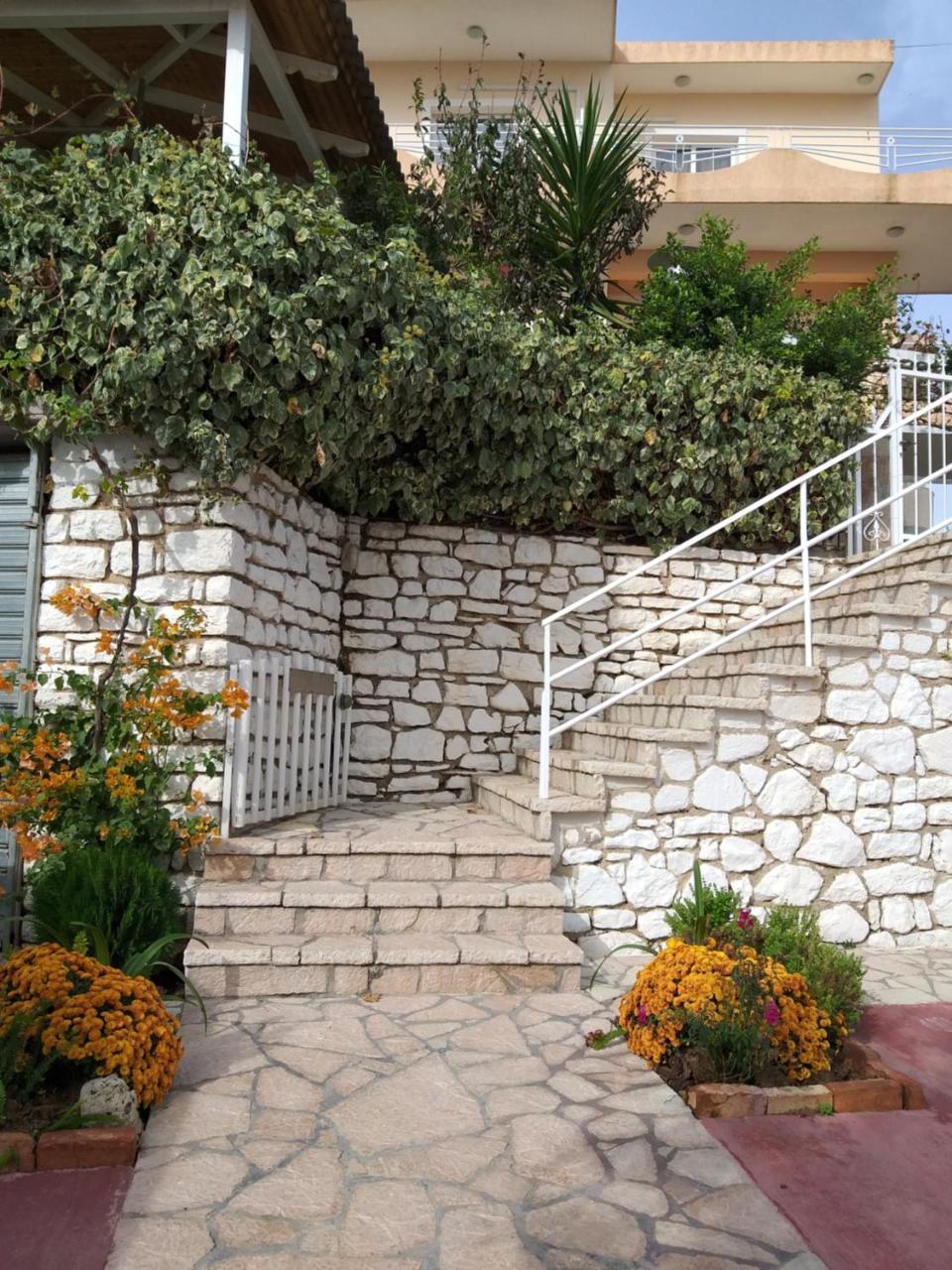 Guesthouse Villa Joanna&Mattheo Sarandë エクステリア 写真